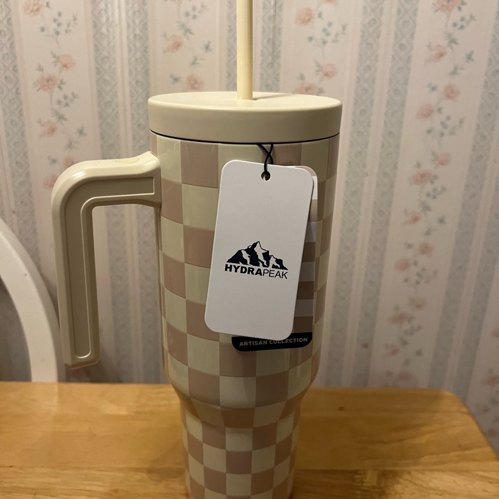 Hydrapeak Checkered Tumbler with Straw